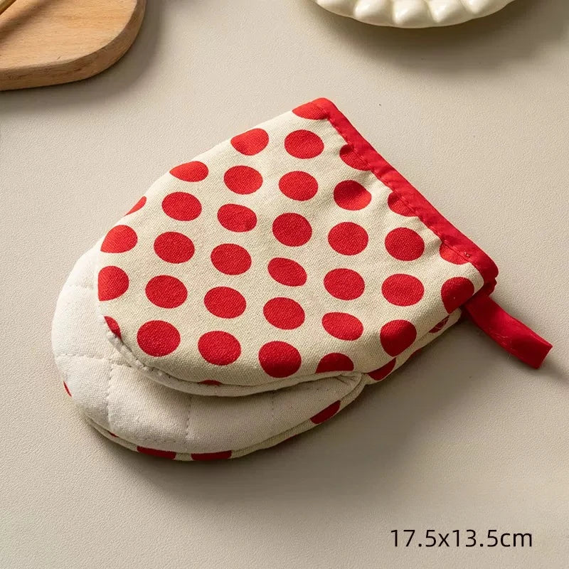 

Style Polka Dot Heat-Resistant Oven Mitts for Home Use,Japanese Microwave Safe Gloves  kitchen gloves  heat resistant gloves

